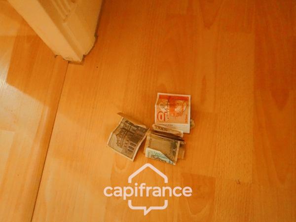 COMMENTRY (03) Maison à vendre 6 pièces et terrain de  1831 m2
