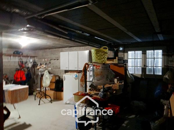 COMMENTRY (03) Maison à vendre 6 pièces et terrain de  1831 m2