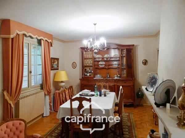 COMMENTRY (03) Maison à vendre 6 pièces et terrain de  1831 m2