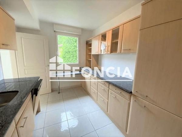Location Appartement 3 pièces 78.66 m² - 64 RUE DU COMMANDANT ROLLAND Marseille 13008