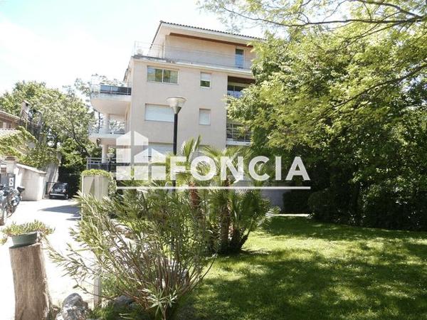 Location Appartement 3 pièces 78.66 m² - 64 RUE DU COMMANDANT ROLLAND Marseille 13008