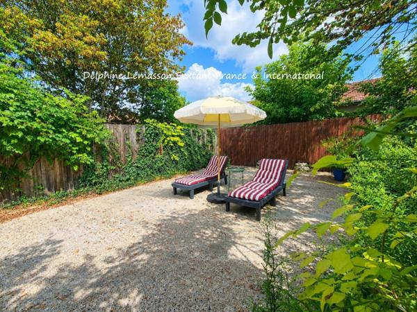 Élégante maison de caractère et jardin privé au cœur de Eymet