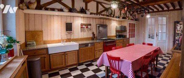 Demeure de caractère en pierres et colombages