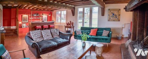 Demeure de caractère en pierres et colombages