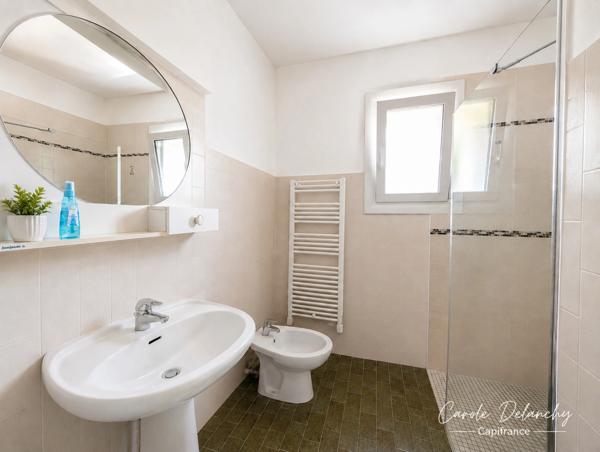 Maison d'architecte, 5 chambres, piscine, dépendances et parc arboré de plus de 3 600 m² à AIRE SUR L'ADOUR (40)