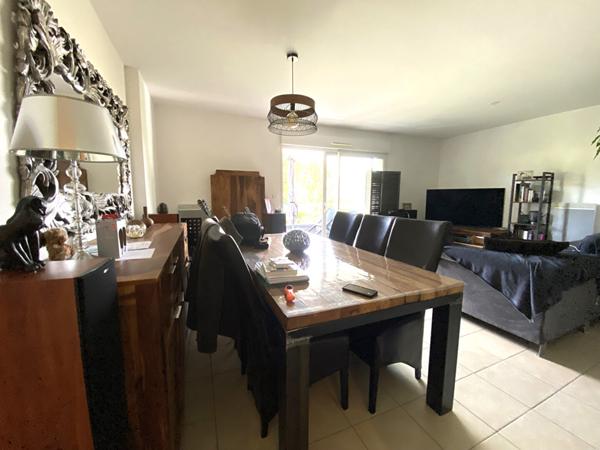 Appartement à vendre au bourg de Baden - T3 - ascenseur - terrasse - garage !