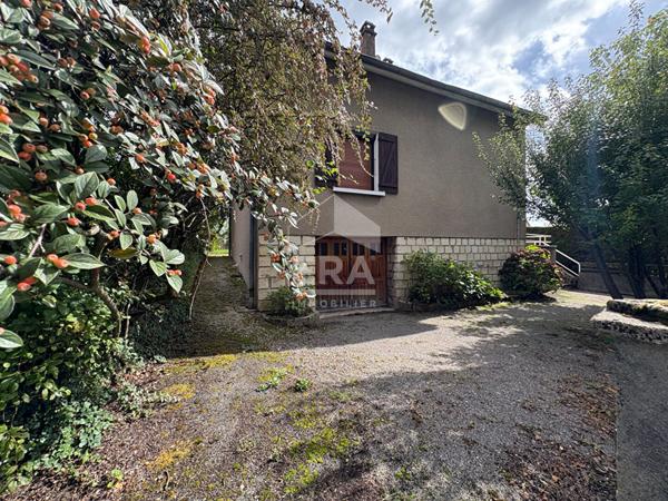 Charmante maison de 81 m², 3 chambres, à DOLE avec terrain plat  et clos de 500 m²
