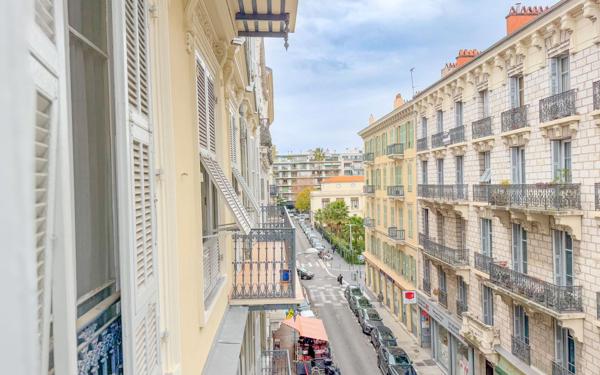 Appartement à vendre    5 pièces • 118,63 m2 Nice