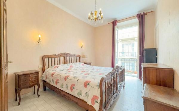 Appartement à vendre    5 pièces • 118,63 m2 Nice