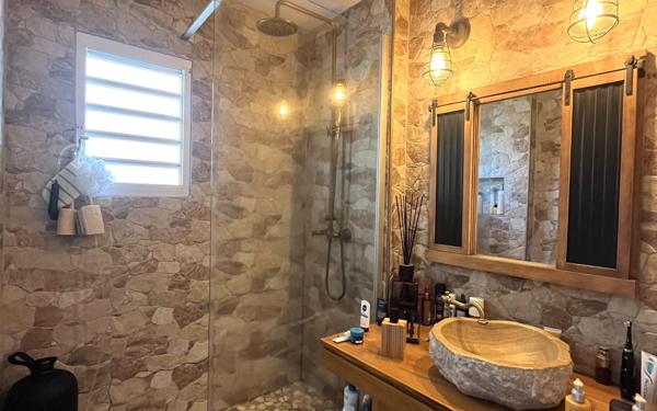 Appartement à vendre    2 pièces • 44,72 m2 Le Gosier