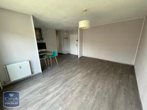Appartement à louer 2 pièces 50.24m² Charleville-Mézières (08000)