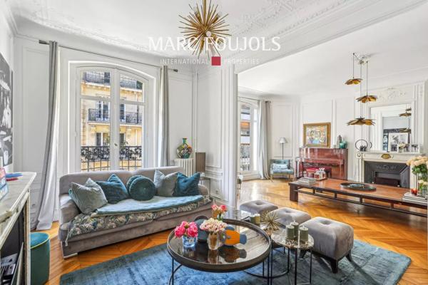 Paris XVI. Trocadéro. Appartement familial et de réception de 226m².