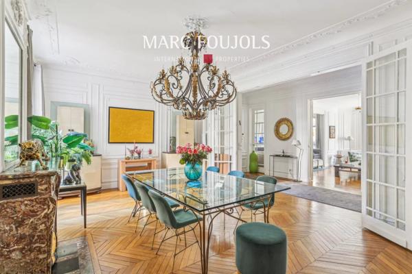Paris XVI. Trocadéro. Appartement familial et de réception de 226m².
