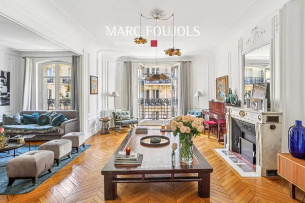 Paris XVI. Trocadéro. Appartement familial et de réception de 226m².