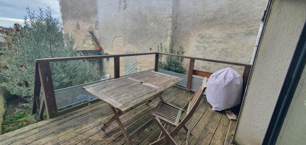 CHARMANTE MAISON DE BOURG AVEC TERRASSE -  3 CHAMBRES