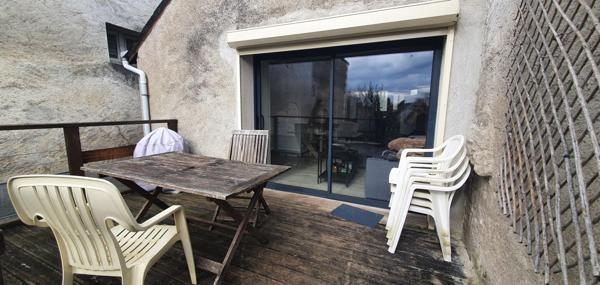 CHARMANTE MAISON DE BOURG AVEC TERRASSE -  3 CHAMBRES