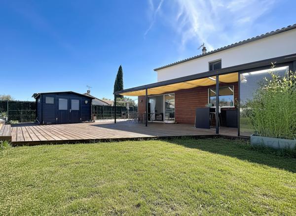 Villa Livron Sur Drome 7 pièce(s) 145 m2, jardin de 999m² piscine et plage en bois