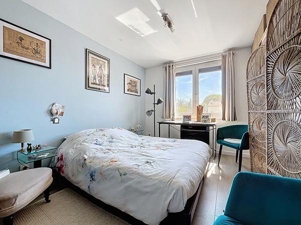 Villa Livron Sur Drome 7 pièce(s) 145 m2, jardin de 999m² piscine et plage en bois