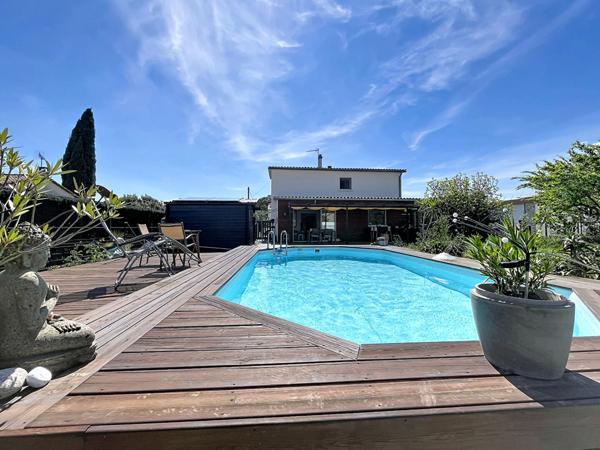 Villa Livron Sur Drome 7 pièce(s) 145 m2, jardin de 999m² piscine et plage en bois