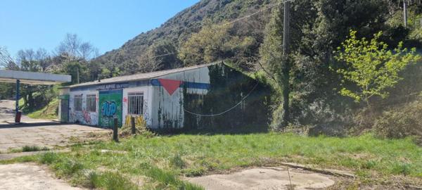 Immeuble  4 pièce(s) 220 m2