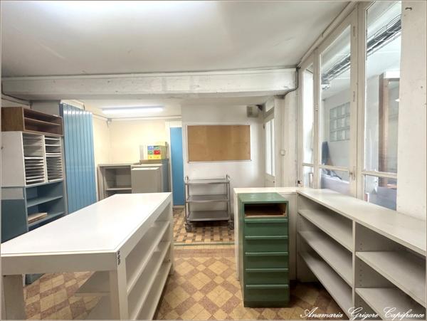 Immeuble à vendre COURVILLE SUR EURE (28) habitation+local commercial loué
