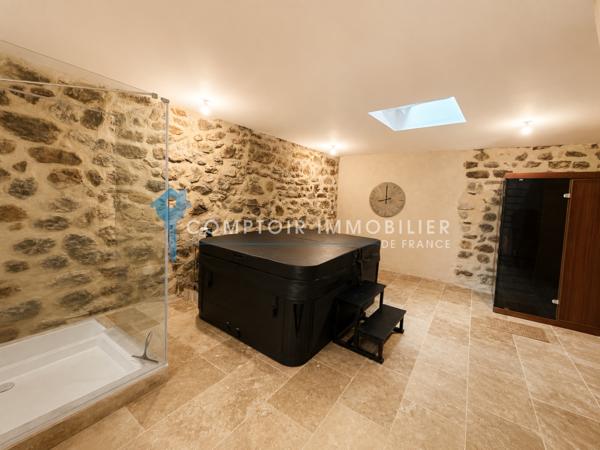 Maison de village
                                                                                                                                                                                                                                                                                                                        3 pièce(s)                                                                                                                                                                                                          1 chambre(s)                                                                                                                                                                                                          85  m²