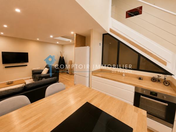 Maison de village
                                                                                                                                                                                                                                                                                                                        3 pièce(s)                                                                                                                                                                                                          1 chambre(s)                                                                                                                                                                                                          85  m²