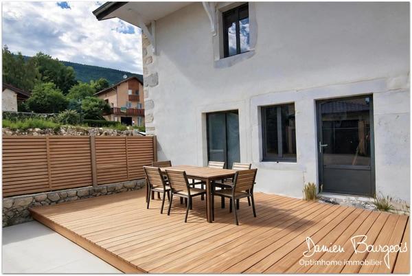 Maison mitoyenne brute avec fort potentiel d'environ 140 m² au sol