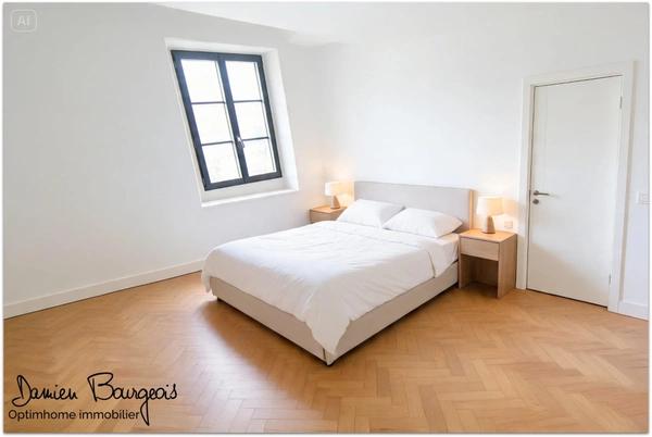 Maison mitoyenne brute avec fort potentiel d'environ 140 m² au sol