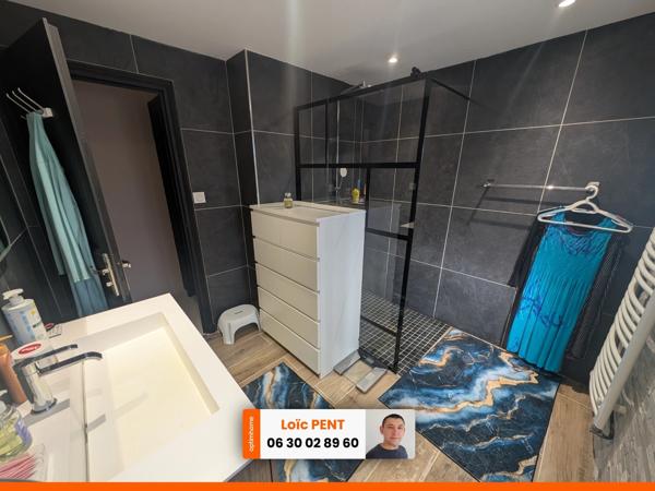 Maison à vendre d'environ 200m² habitable 7 pièces SAINT PRIEST LA PRUGNE (42830)
