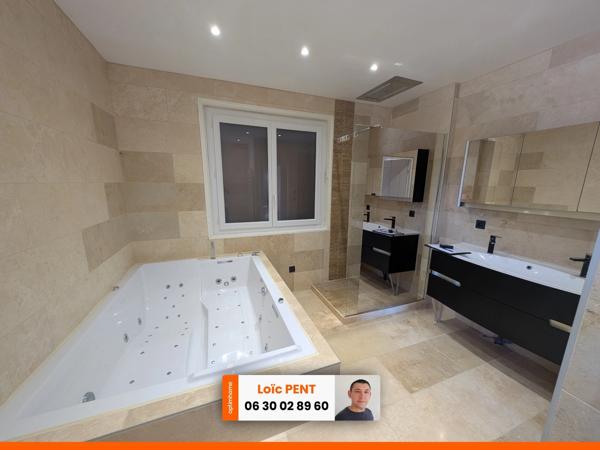 Maison à vendre d'environ 200m² habitable 7 pièces SAINT PRIEST LA PRUGNE (42830)