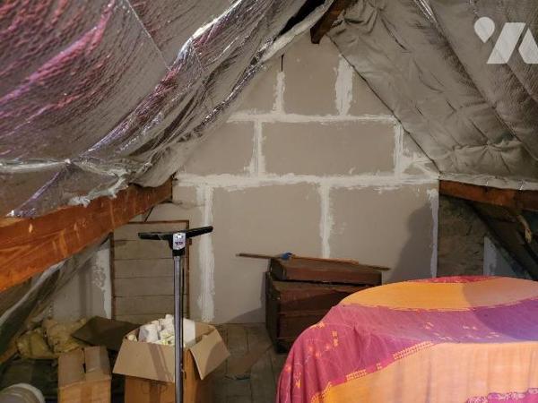 Maison à Vendre à Guéret (23000) en Creuse (23) comprenant : 
-	Un sous-sol de garage et deux ...