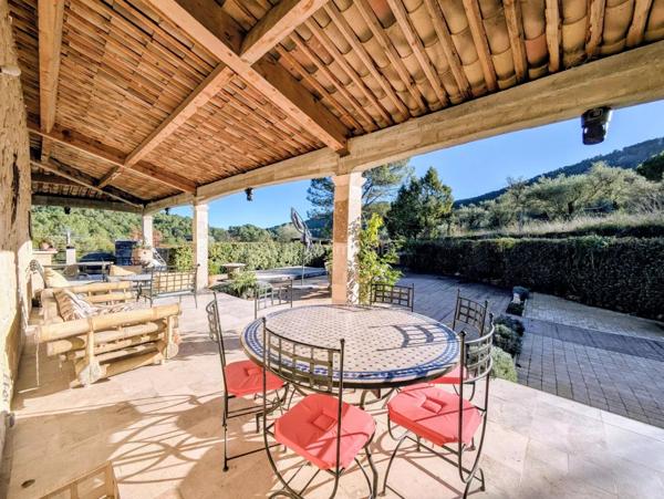 Vente Villa 6 pièces 150 m2 à Salernes