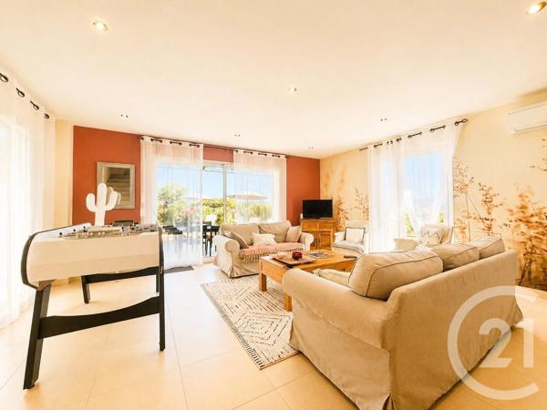 Maison à vendre  6 pièces - 188 m 2   COGOLIN  - 83