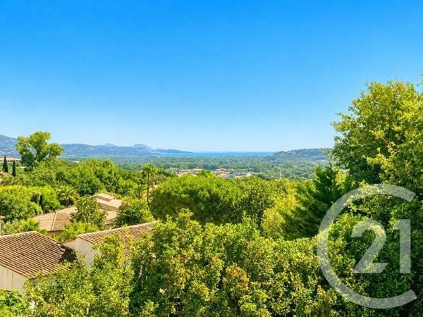 Maison à vendre  6 pièces - 188 m 2   COGOLIN  - 83