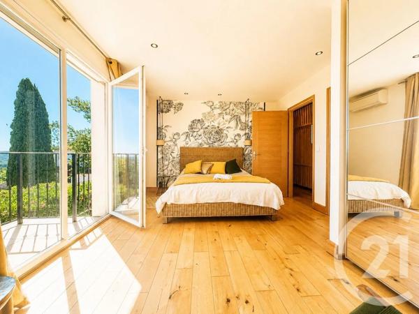 Maison à vendre  6 pièces - 188 m 2   COGOLIN  - 83