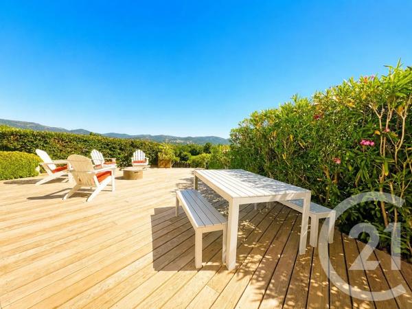 Maison à vendre  6 pièces - 188 m 2   COGOLIN  - 83