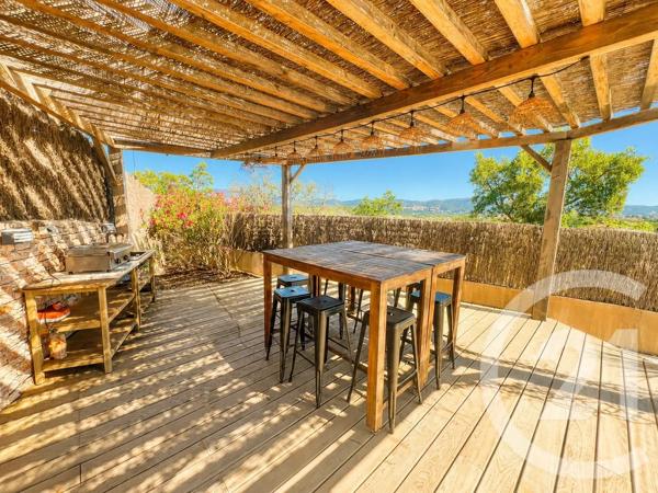 Maison à vendre  6 pièces - 188 m 2   COGOLIN  - 83