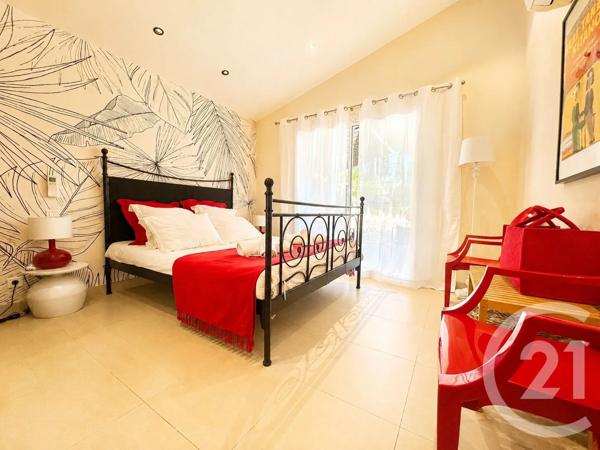 Maison à vendre  6 pièces - 188 m 2   COGOLIN  - 83