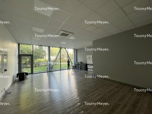 LOCAUX PROFESSIONNELS A VENDRE BEGLES