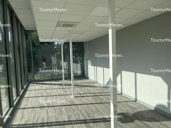 LOCAUX PROFESSIONNELS A VENDRE BEGLES