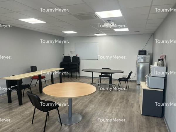 LOCAUX PROFESSIONNELS A VENDRE BEGLES