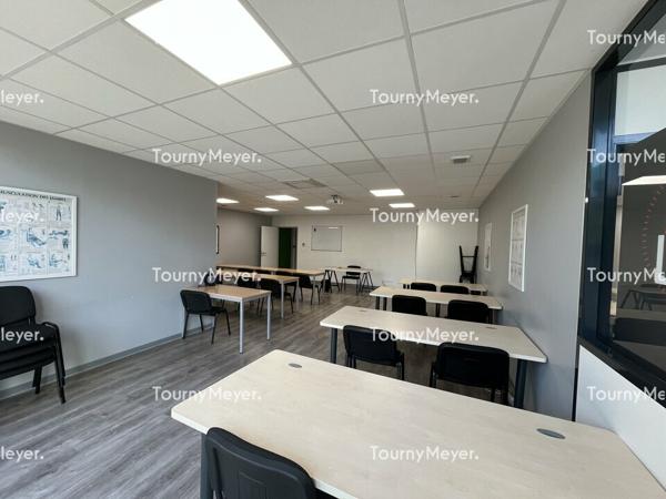 LOCAUX PROFESSIONNELS A VENDRE BEGLES