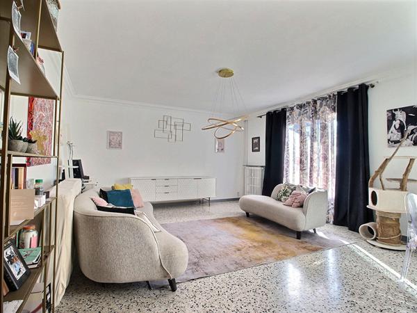 Appartement Avignon 4 pièce(s) 105 m2, terrasse, balcons, cave