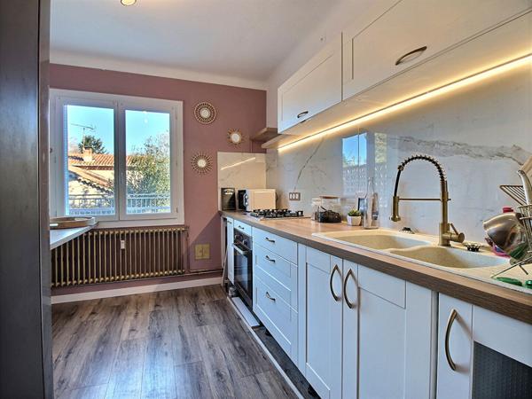 Appartement Avignon 4 pièce(s) 105 m2, terrasse, balcons, cave