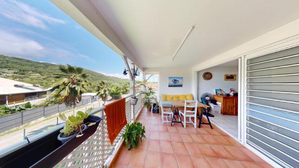 Idéalement placé, proche centre et plage, parking