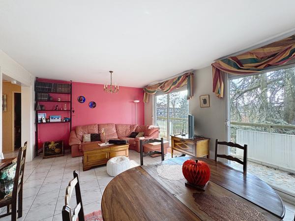 Bron (69500) T4 AVEC BALCON CAVE