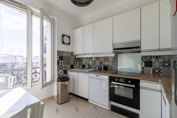 PARIS 18EME - EN EXCLUSIVITÉ - RUE DE LIVINGSTONE Loyer 1 750 €/mois charges comprises **  - Référence  6889-NG