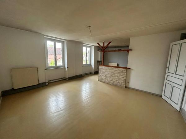 Appartement à louer 2 pièces 51.76m² Colombier-Fontaine (25260)