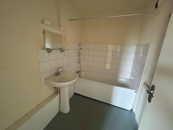Appartement à louer 2 pièces 51.76m² Colombier-Fontaine (25260)